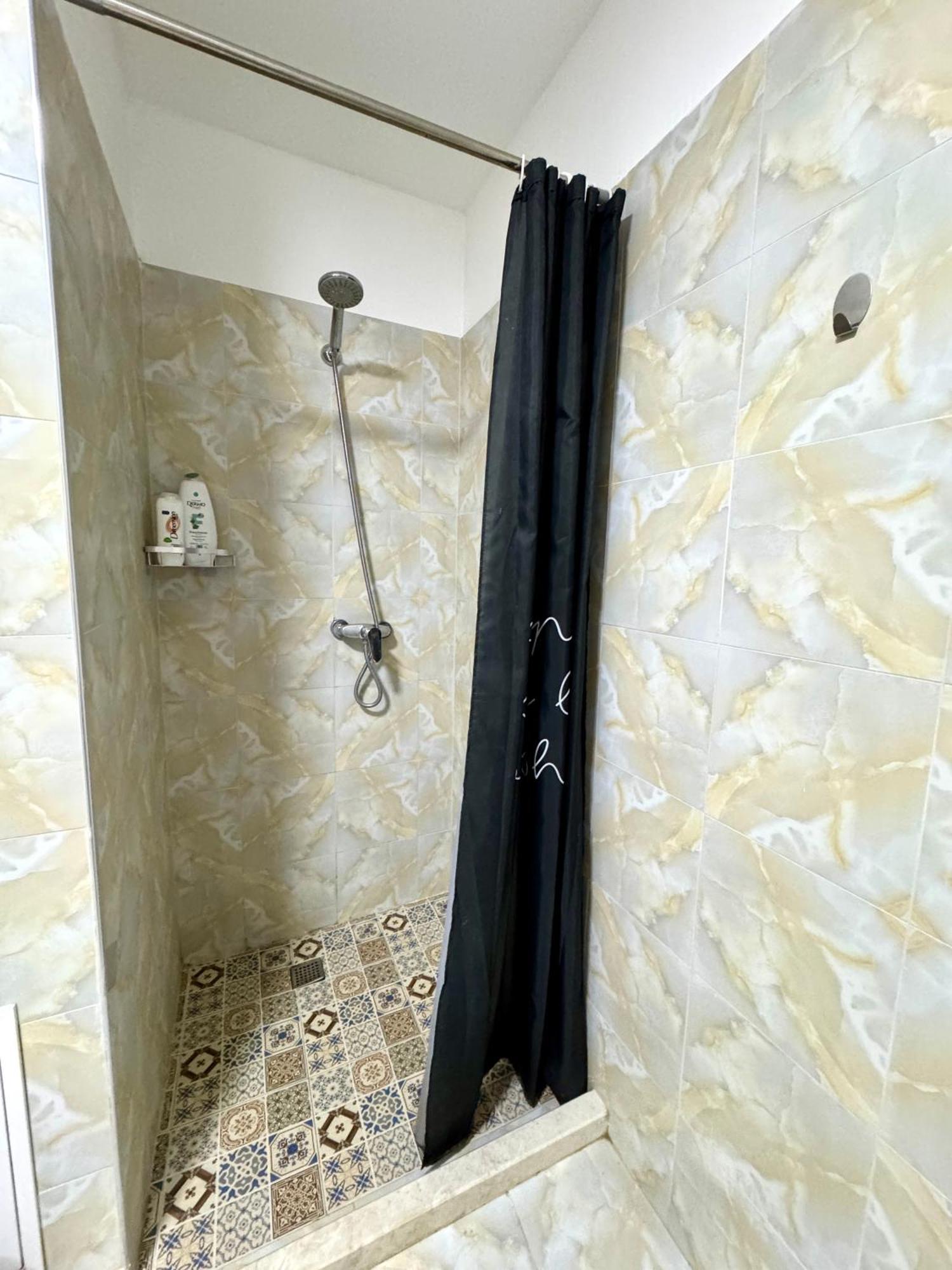 Lift @Vollga With Bbq And Patio Apartment Durres Ngoại thất bức ảnh